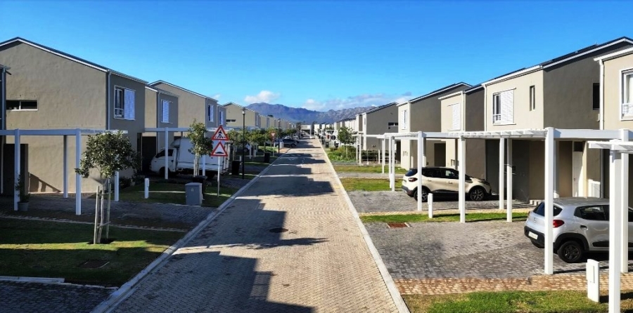 To Let 3 Bedroom Property for Rent in Somerset Lakes Western Cape